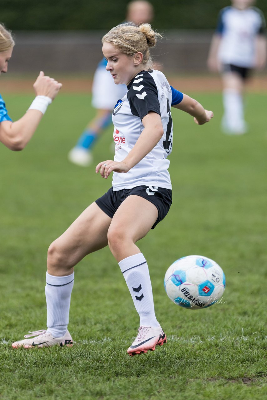 Bild 310 - wBJ VfL Pinneberg - Germania Schnelsen : Ergebnis: 15:1